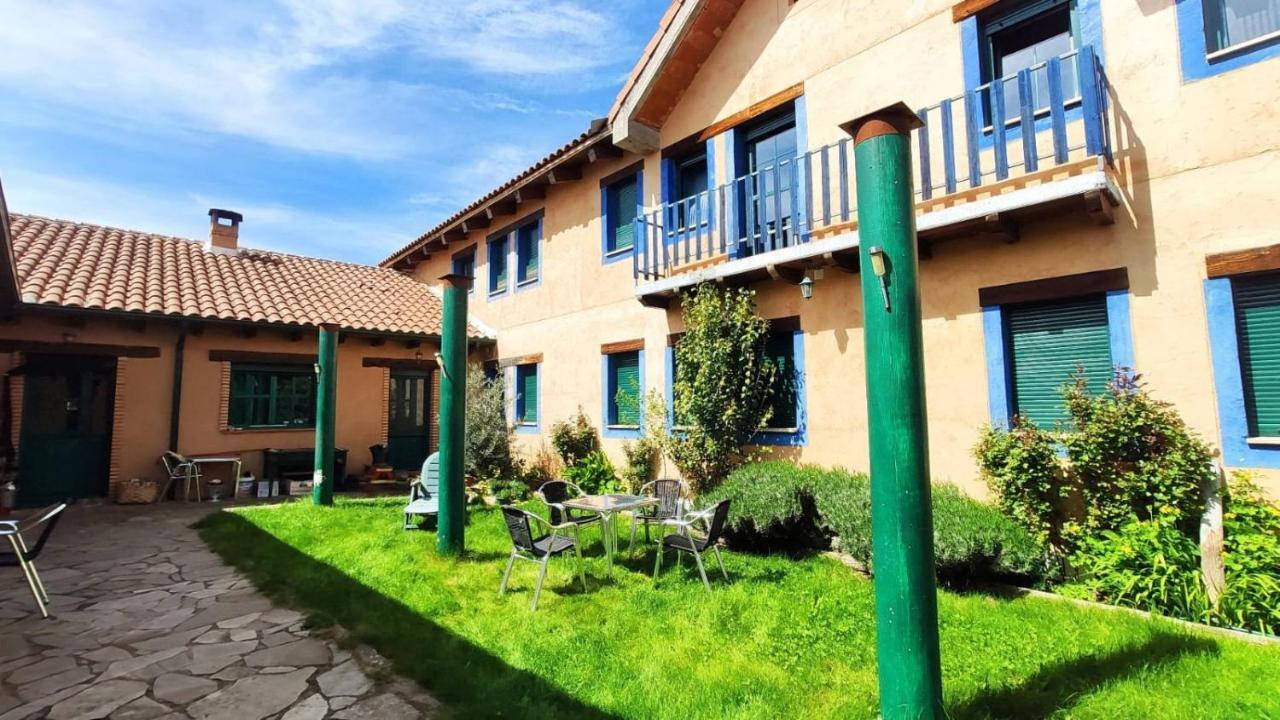 Albergue De Peregrinos Casa Flor Murias de Rechivaldo Exterior foto